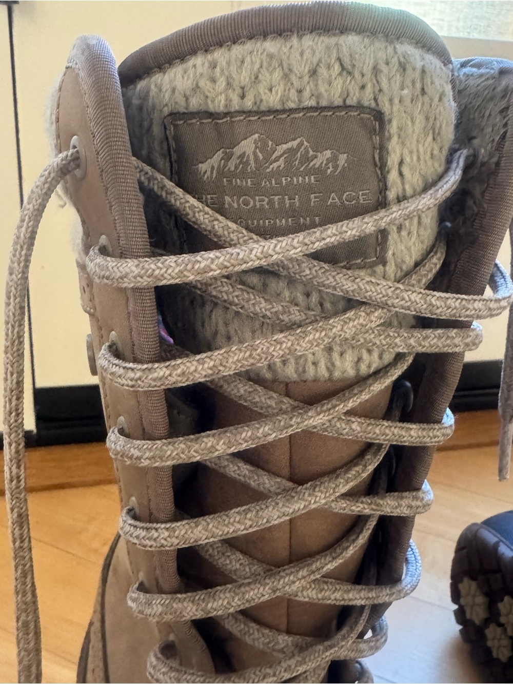 The North Face Women’s Taupe & Brown Waterproof Winter Lace-Up Boots - Picture 4 of 8